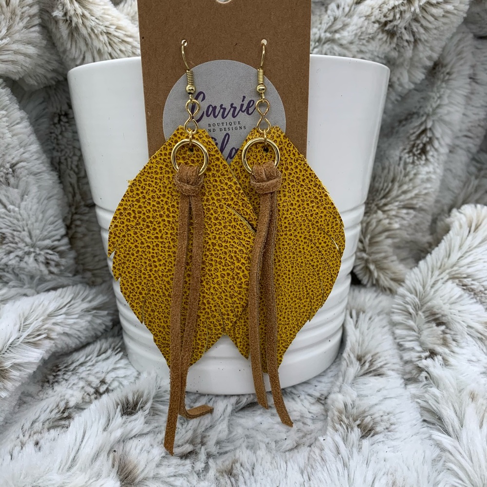 Yellow pebble grain leather earring